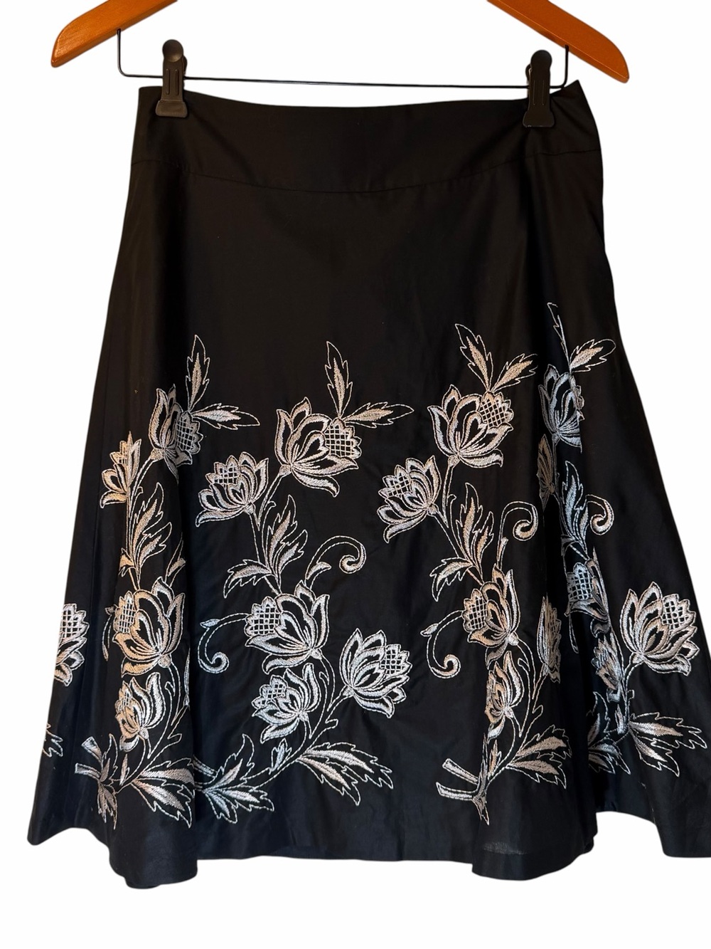 Loft Petites Black White Floral Embroidered Fit Flare Skirt Knee Length 2P